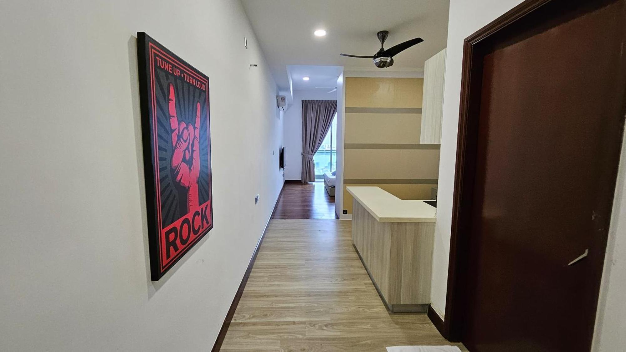 Paragon Suites Studios With Private Jacuzzi Near Ciq Rts 조호르 바루 외부 사진