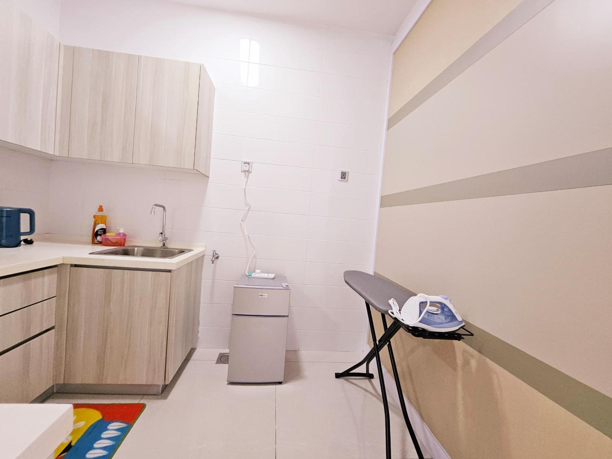 Paragon Suites Studios With Private Jacuzzi Near Ciq Rts 조호르 바루 외부 사진