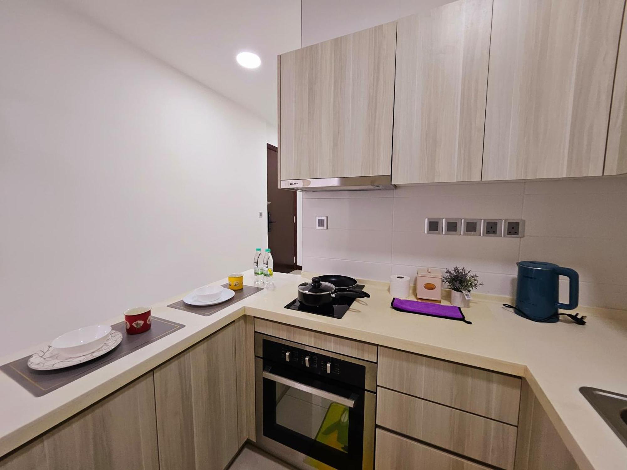 Paragon Suites Studios With Private Jacuzzi Near Ciq Rts 조호르 바루 외부 사진