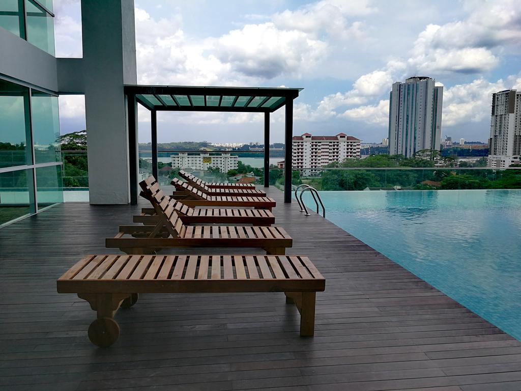 Paragon Suites Studios With Private Jacuzzi Near Ciq Rts 조호르 바루 외부 사진